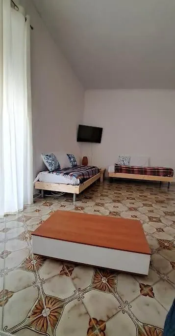 Donnaromita Holiday House Hystoric Center Nápoles 0*,